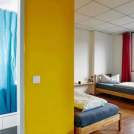 Sleep Station فندق *